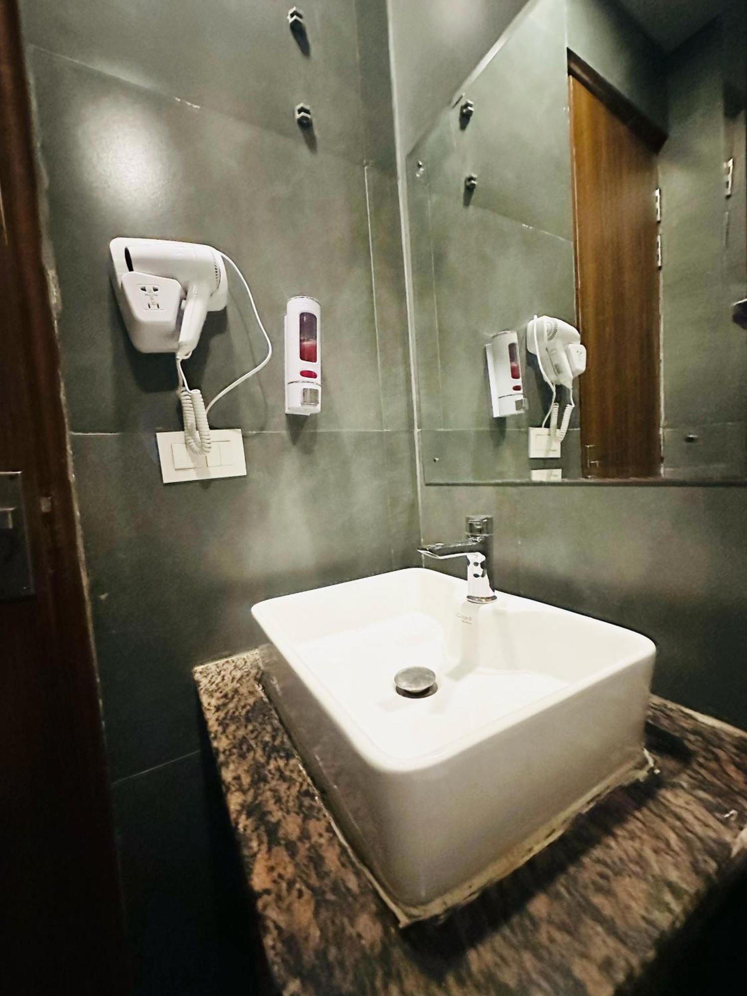 Rosewood Near Delhi Airport Hotel New Delhi