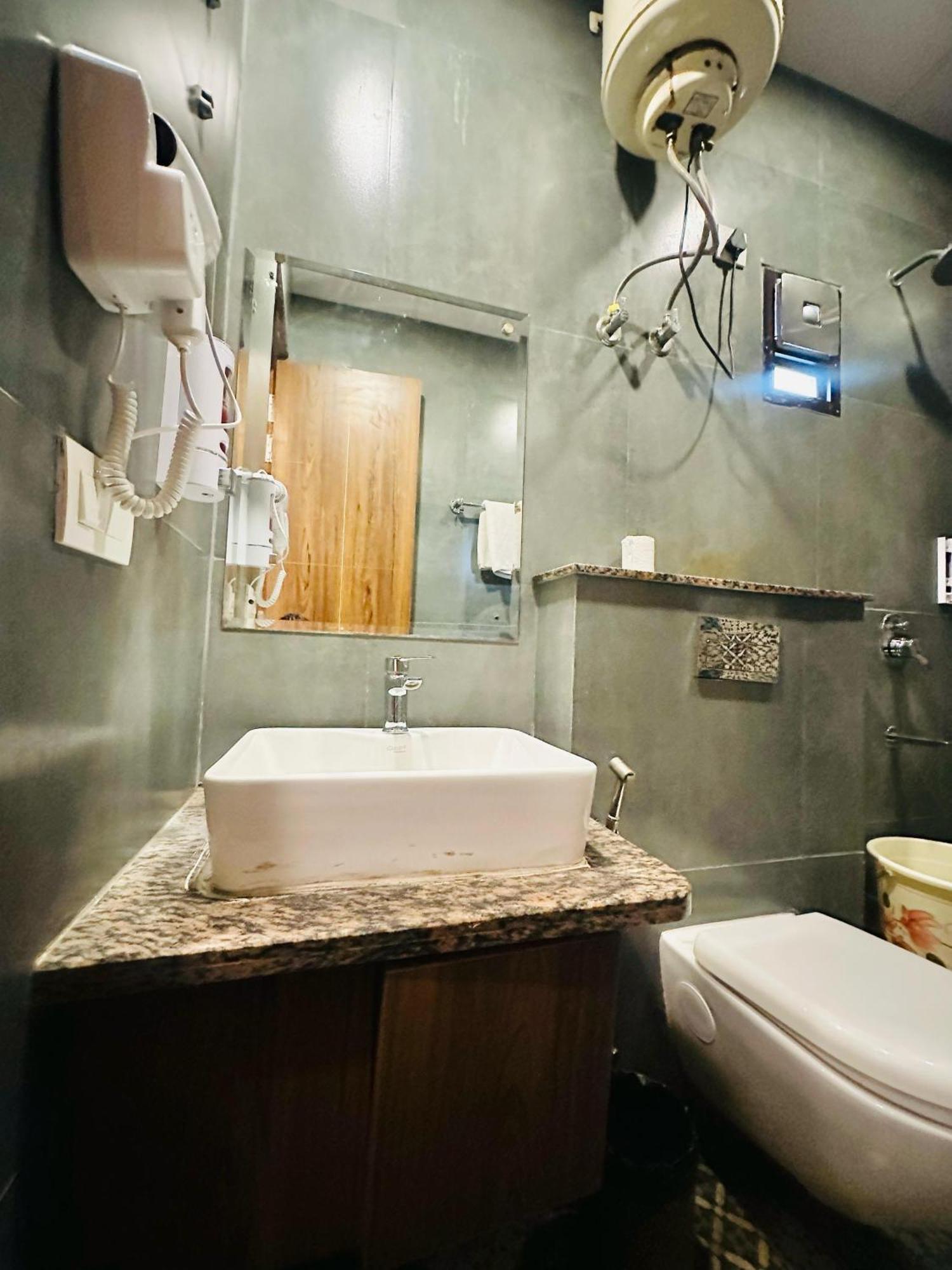 Rosewood Near Delhi Airport